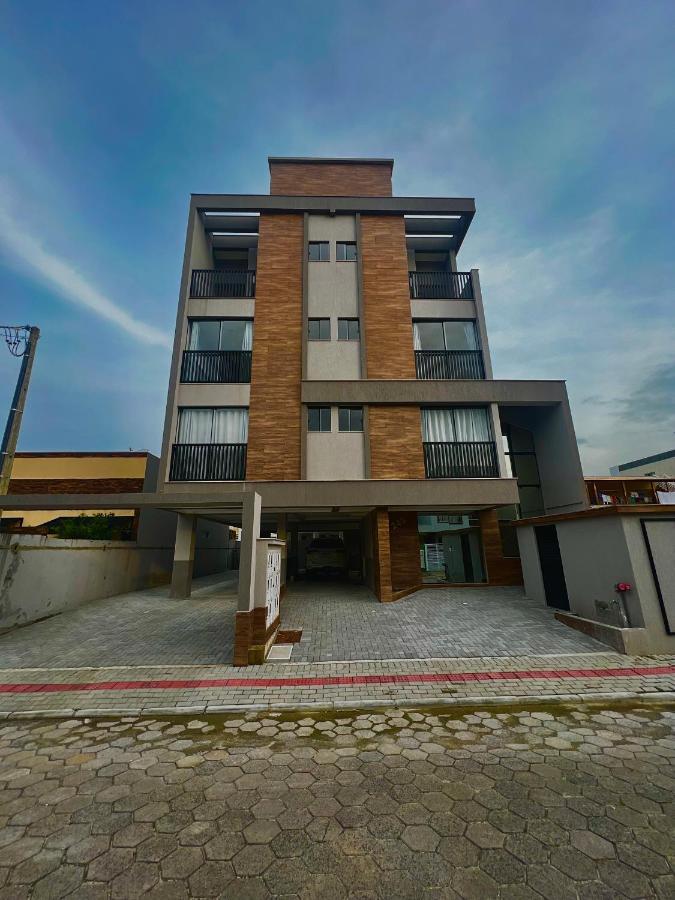 Residencial Bernardo Apartment Bombinhas Bagian luar foto